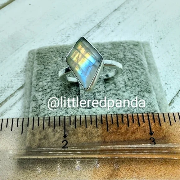 Genuine moonstone bezel set ring - Picture 7 of 7